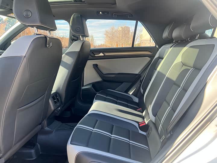 Фото 6 - Volkswagen T-Roc