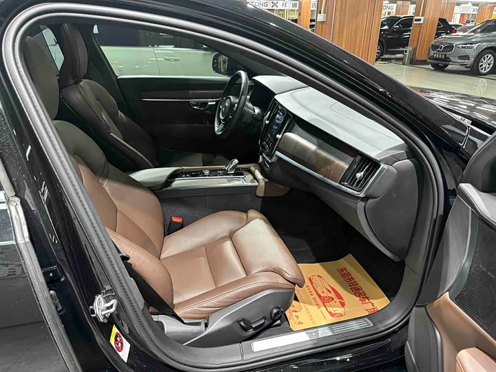 Фото 6 - Volvo S90