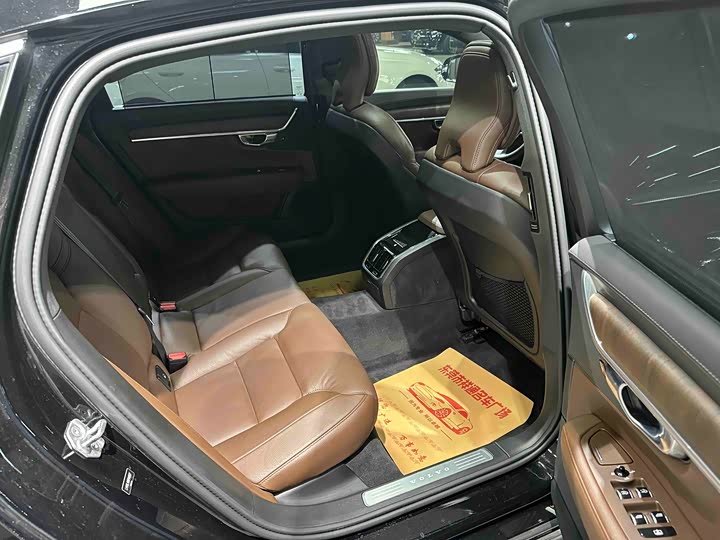 Фото 7 - Volvo S90