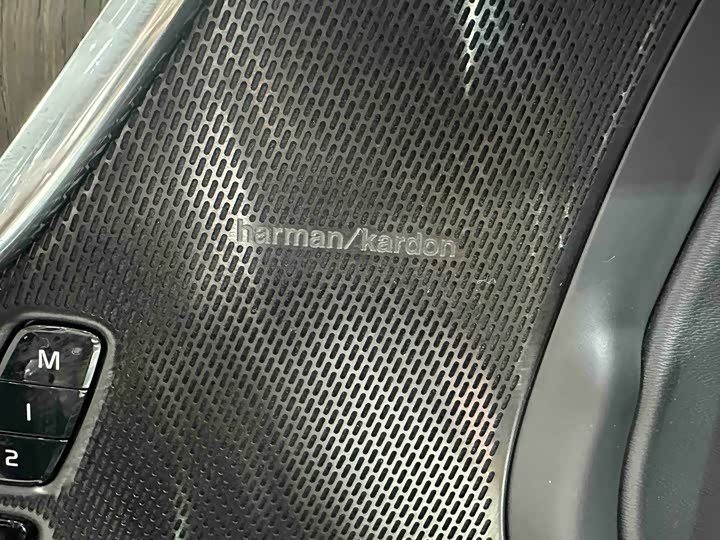 Фото 9 - Volvo S90