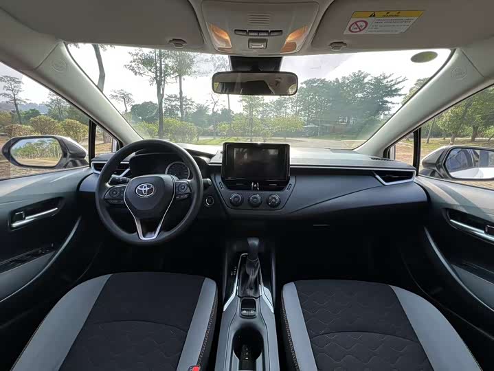 Фото 11 - Toyota Corolla