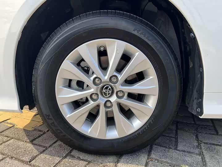 Фото 16 - Toyota Corolla