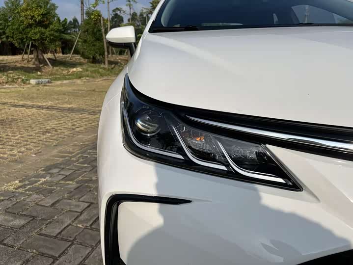 Фото 17 - Toyota Corolla