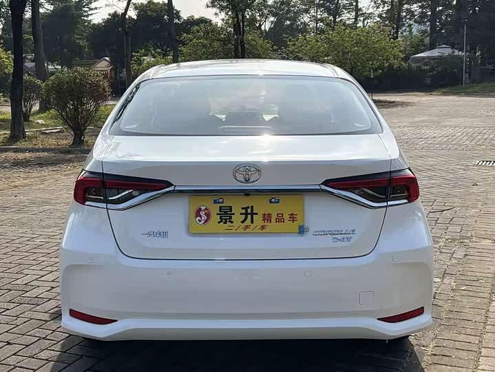 Фото 6 - Toyota Corolla