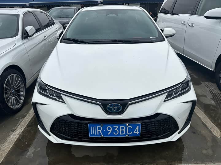 Фото 2 - Toyota Corolla