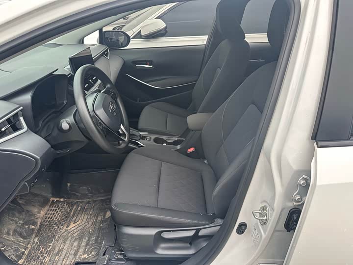 Фото 4 - Toyota Corolla