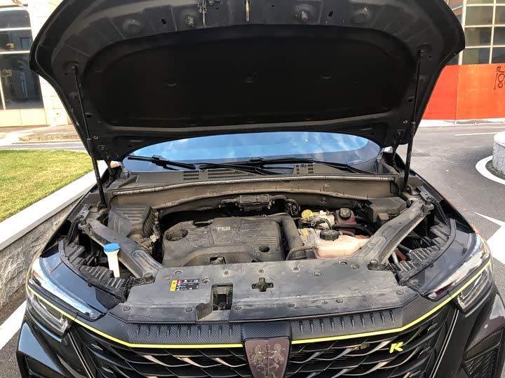 Фото 9 - Roewe RX5 Hybrid