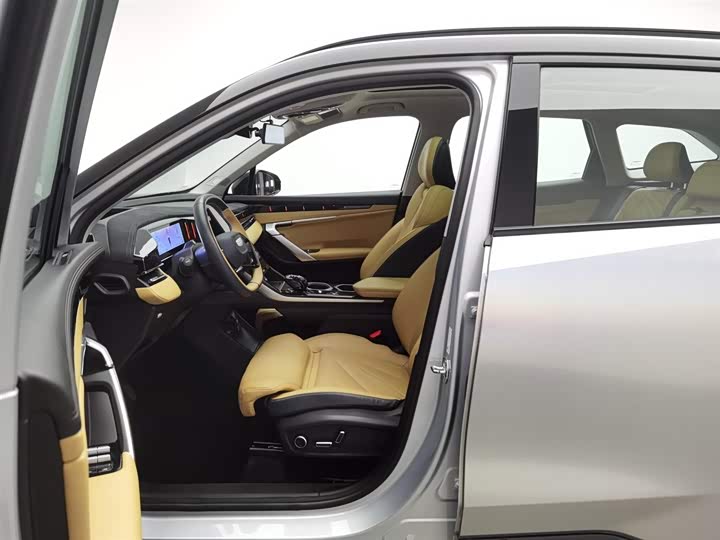 Фото 10 - Geely Atlas L