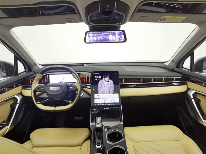 Фото 5 - Geely Atlas L