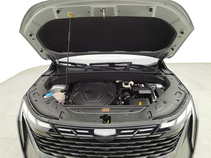 Фото 6 - Geely Atlas L