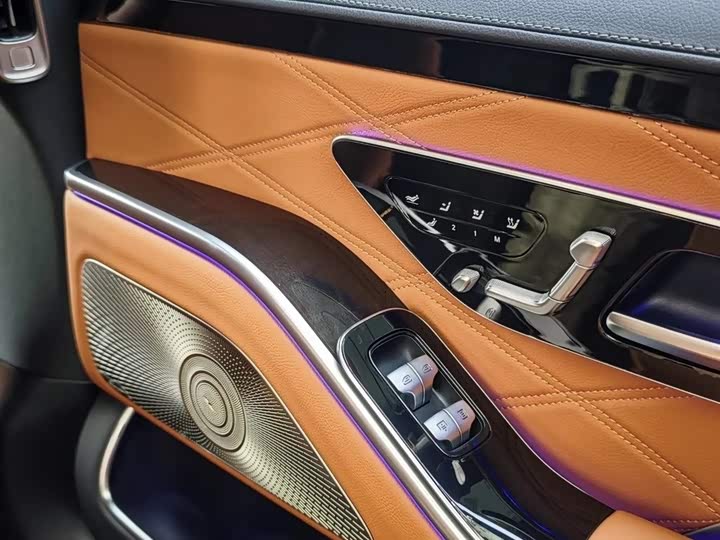 Фото 8 - Mercedes-Benz Maybach S-Class