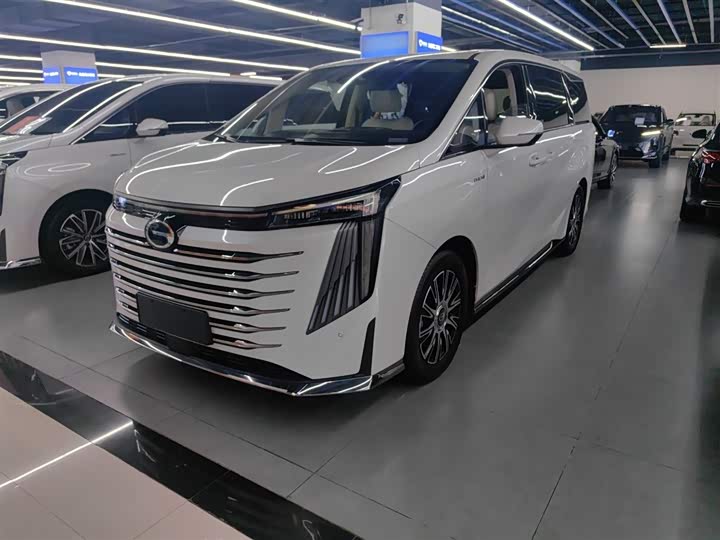 Фото 2 - GAC Trumpchi E9