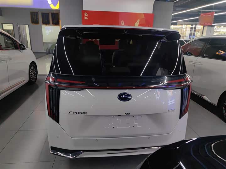 Фото 7 - GAC Trumpchi E9