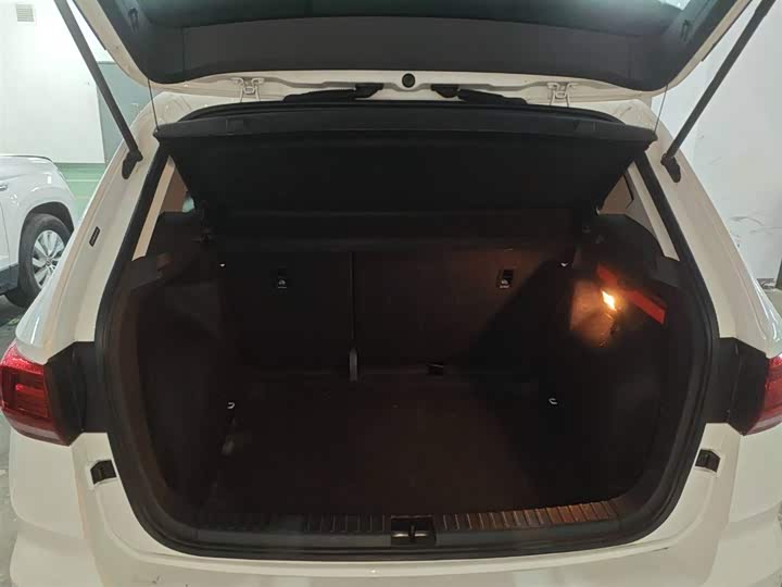 Фото 9 - Volkswagen Tharu