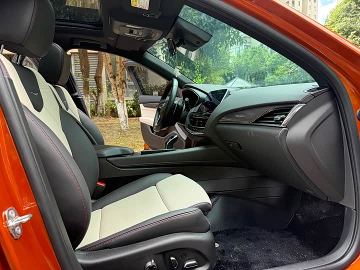 Фото 11 - Cadillac CT5