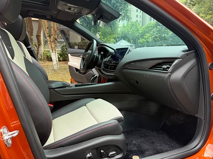 Фото 16 - Cadillac CT5