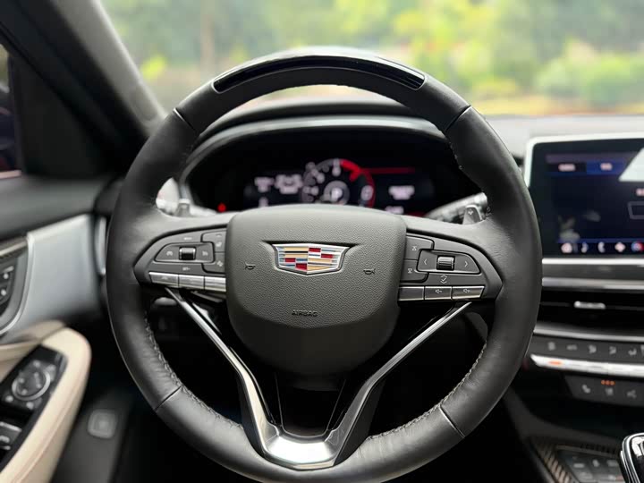 Фото 24 - Cadillac CT5