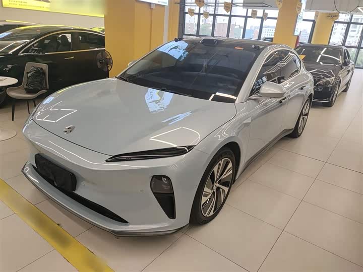 Фото 1 - Nio ET5