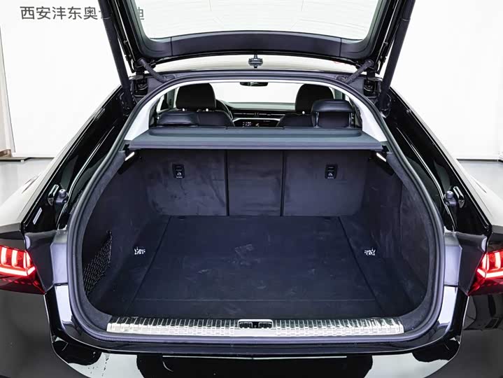 Фото 8 - Audi A7