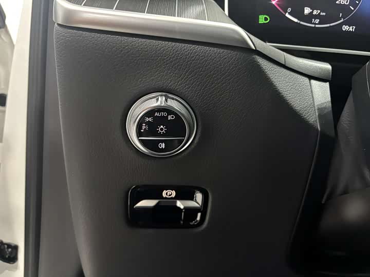 Фото 13 - Mercedes-Benz GLC-Class