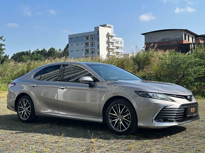 Фото 3 - Toyota Camry