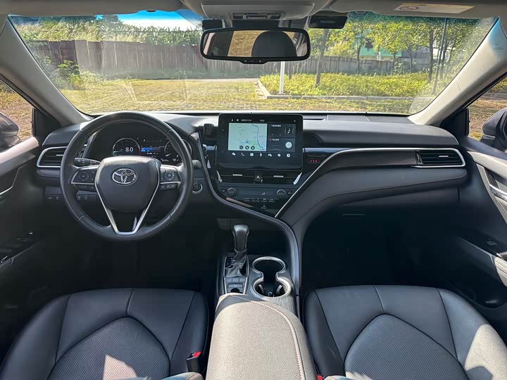 Фото 9 - Toyota Camry