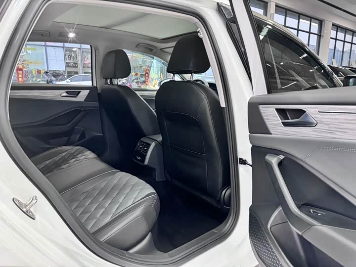 Фото 13 - Volkswagen Sagitar L