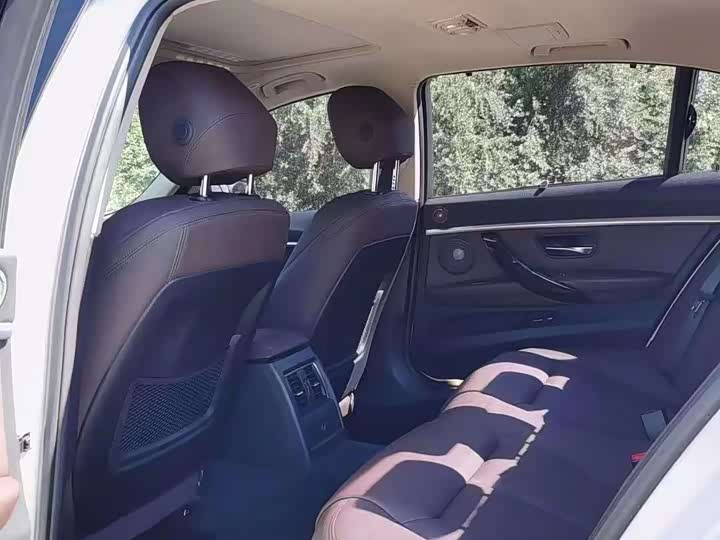 Фото 3 - BMW 3 Series