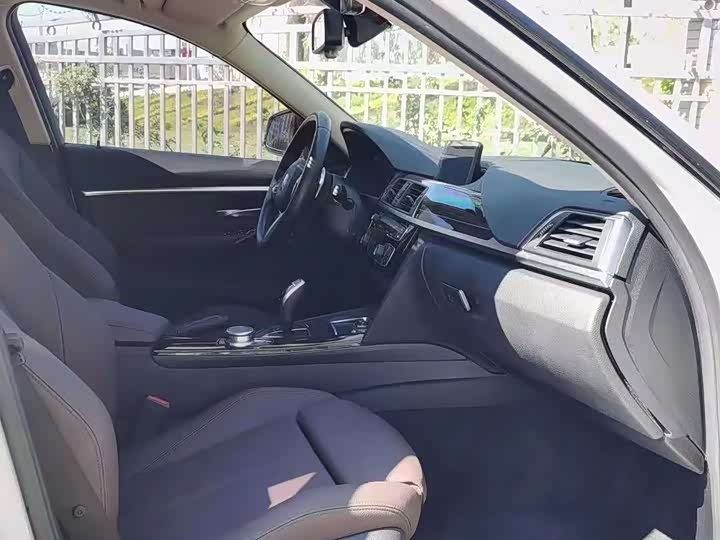 Фото 4 - BMW 3 Series