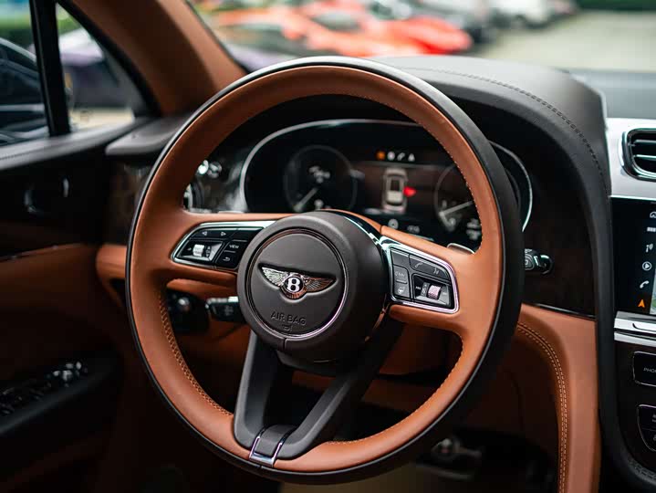 Фото 5 - Bentley Bentayga