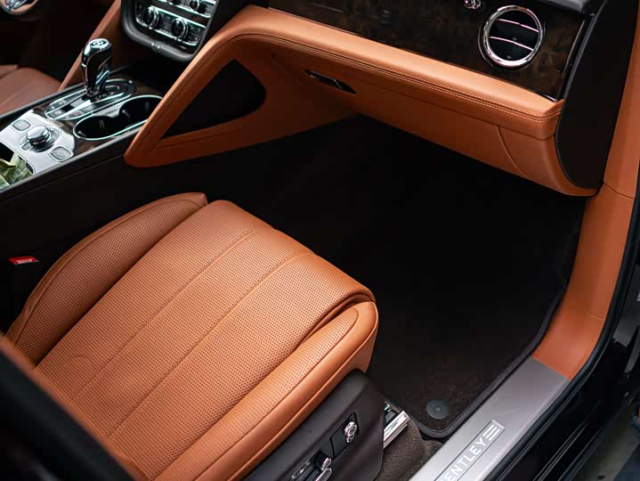 Фото 8 - Bentley Bentayga