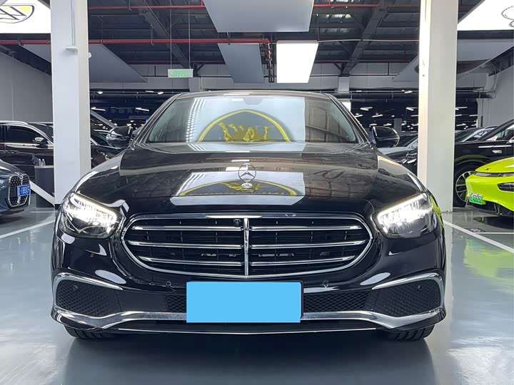 Фото 2 - Mercedes-Benz E-Class