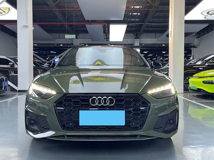 Фото 2 - Audi A5