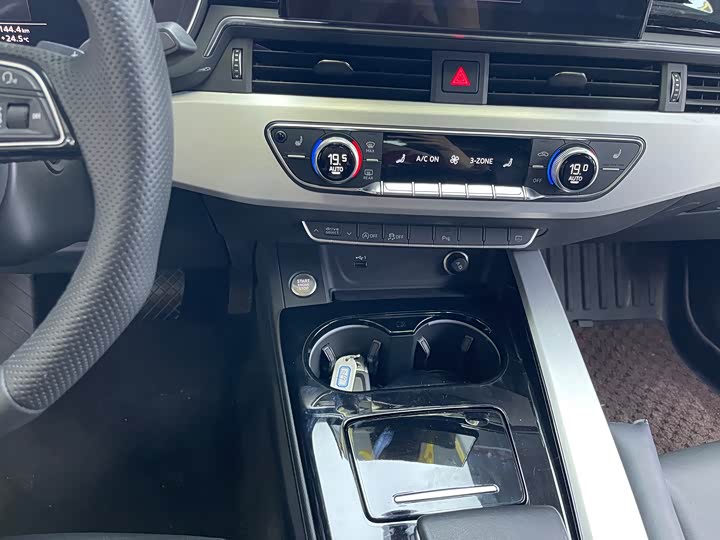 Фото 9 - Audi A5