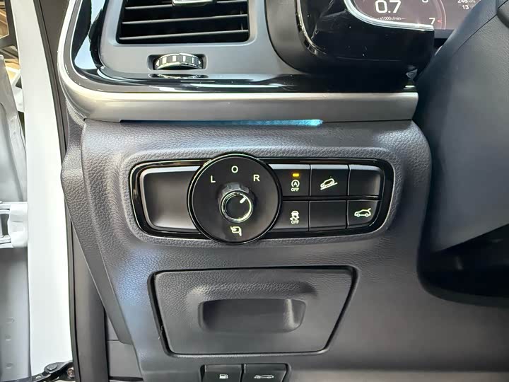 Фото 35 - GAC Trumpchi M8