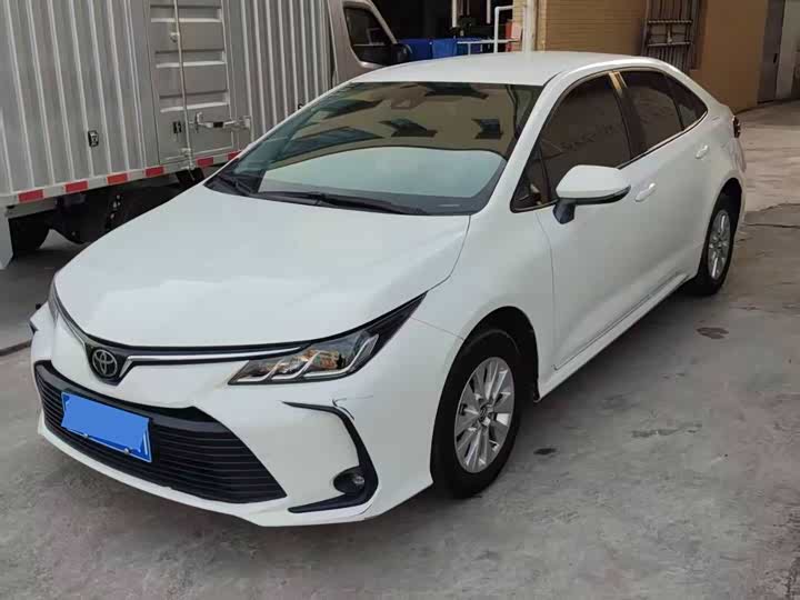 Фото 1 - Toyota Corolla