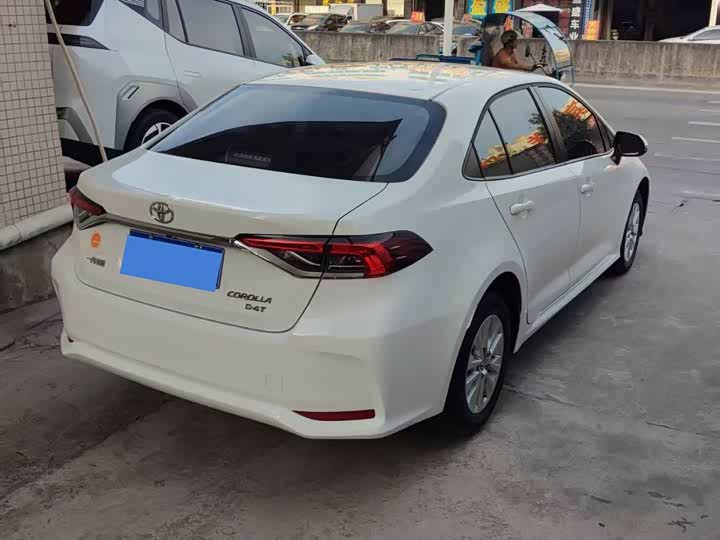 Фото 6 - Toyota Corolla