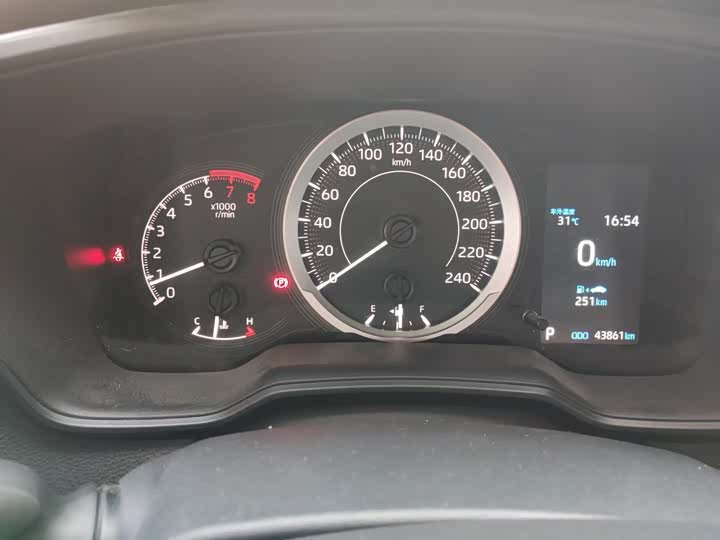 Фото 7 - Toyota Corolla