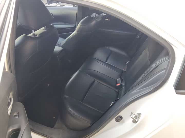 Фото 8 - Toyota Corolla