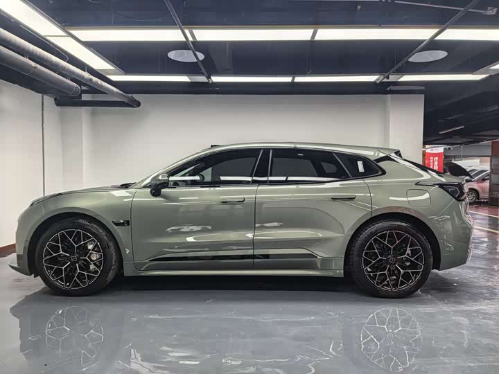 Фото 9 - Zeekr 001