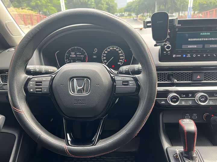 Фото 10 - Honda Civic