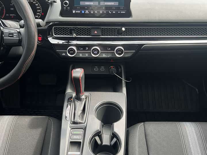 Фото 18 - Honda Civic