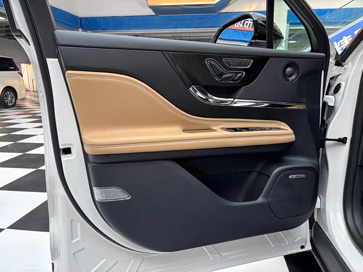 Фото 5 - Lincoln Corsair