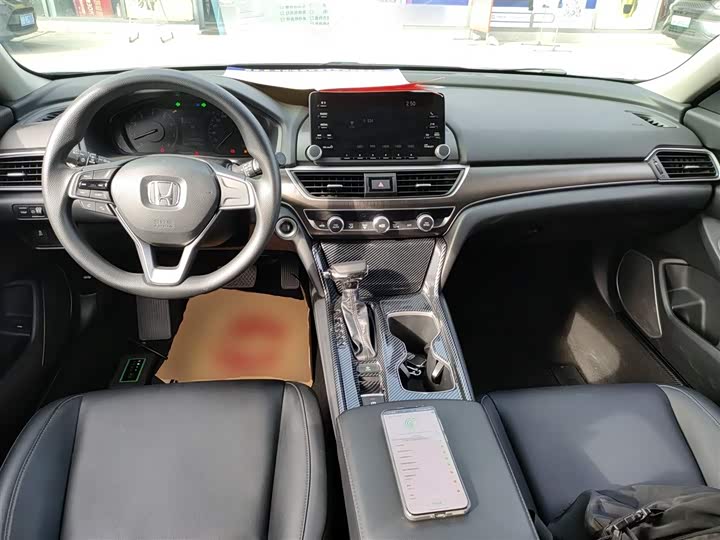 Фото 10 - Honda Accord