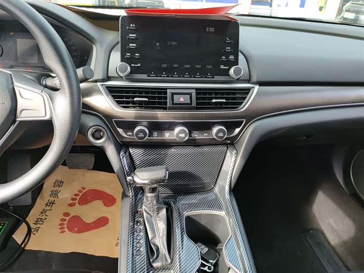 Фото 13 - Honda Accord