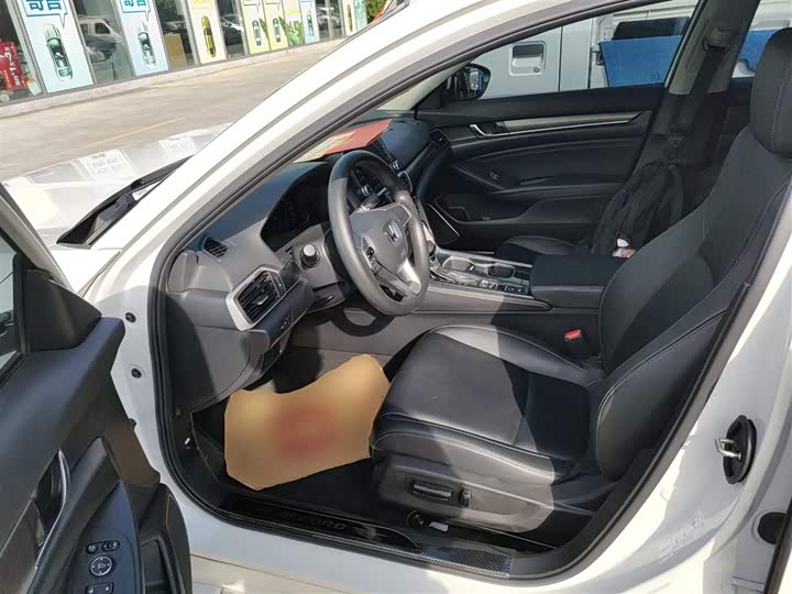 Фото 15 - Honda Accord