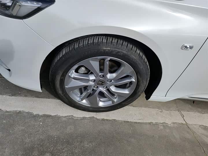 Фото 23 - Honda Accord