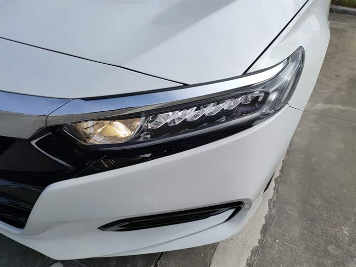 Фото 24 - Honda Accord