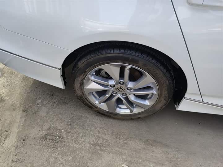 Фото 26 - Honda Accord