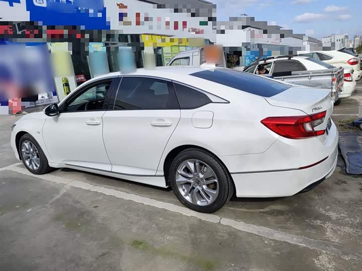 Фото 5 - Honda Accord